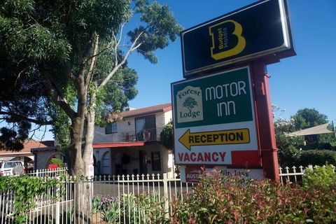 Forest Lodge Motor Inn & Restaurant - Broome Tourism 4