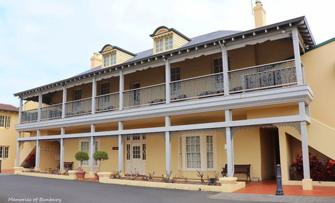 The Clifton & Grittleton Lodge - Broome Tourism 3
