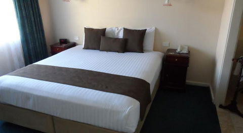 The Clifton & Grittleton Lodge - Broome Tourism 5