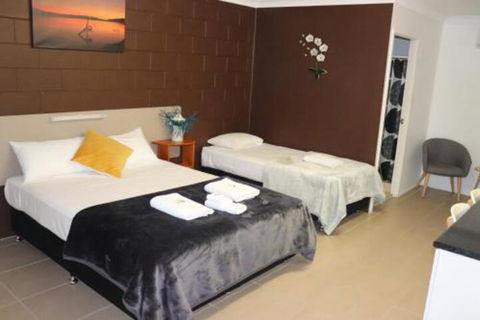 Spanish Lace Motor Inn - Broome Tourism 6