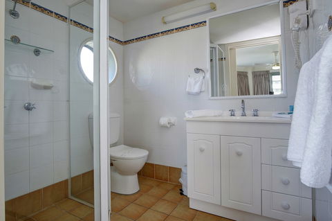 Sails Luxury Apartments, Forster - Broome Tourism 5