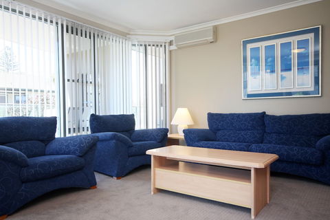 Sails Luxury Apartments, Forster - Broome Tourism 3