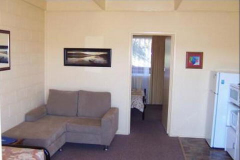 Inlet Views Holiday Lodge Motel - Broome Tourism 7
