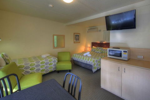Bermagui Motor Inn - Broome Tourism 7
