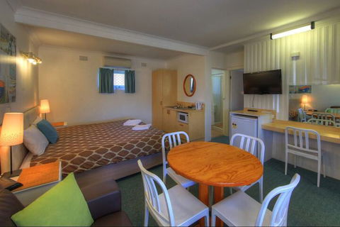 Bermagui Motor Inn - Broome Tourism 5