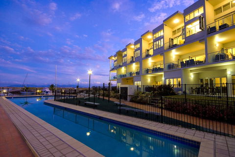 Beachside Magnetic Harbour - Broome Tourism 1