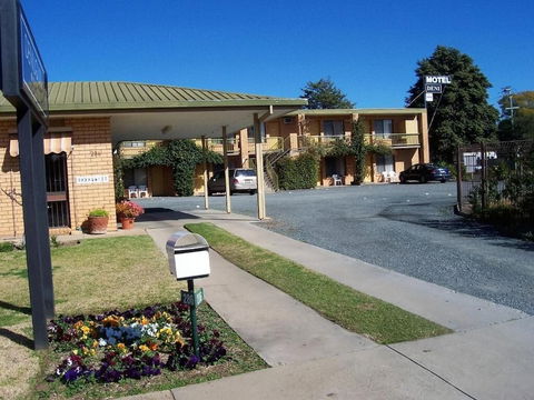 Deniliquin Motel - Broome Tourism 3