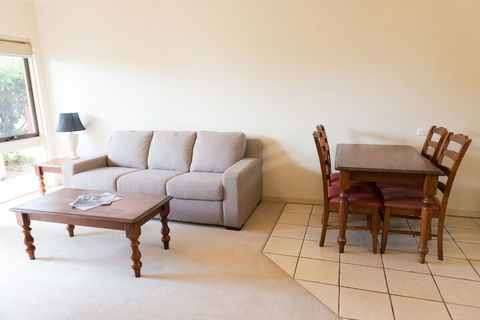 Ballarat Colonial Motor Inn & Apartments - Broome Tourism 4