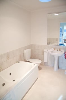 Yarra Glen Racecourse Apartments - Broome Tourism 2