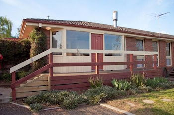 Yarra Glen Racecourse Apartments - Broome Tourism 0