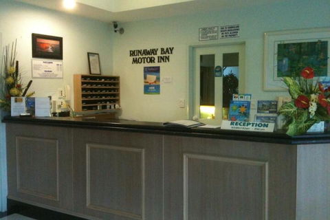 Runaway Bay Motor Inn - Broome Tourism 3