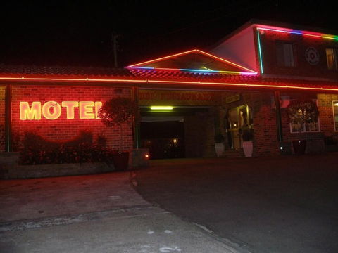 Mount Kuring-gai Motel - Broome Tourism 0