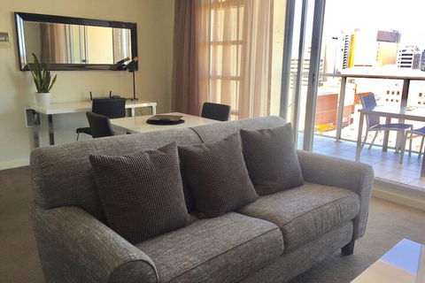 Adelaide DressCircle Apartments North Terrace - Broome Tourism 5