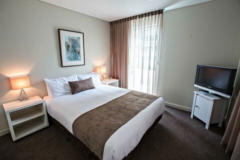 Adelaide DressCircle Apartments North Terrace - Broome Tourism 4