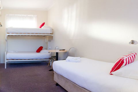 Bathurst Explorers Motel - Broome Tourism 5