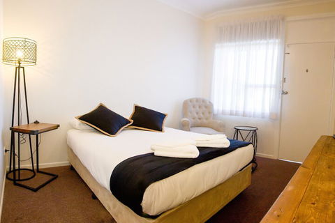 Bathurst Explorers Motel - Broome Tourism 7
