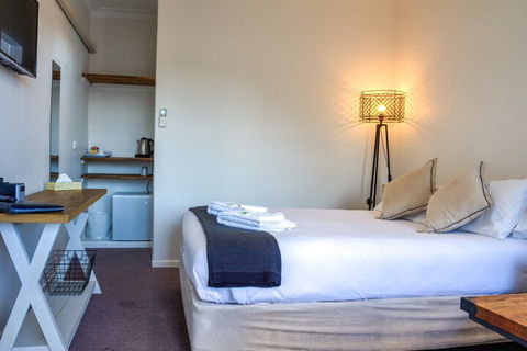 Bathurst Explorers Motel - Broome Tourism 6