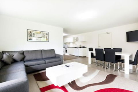 Apex Park Holiday Apartments - Broome Tourism 0