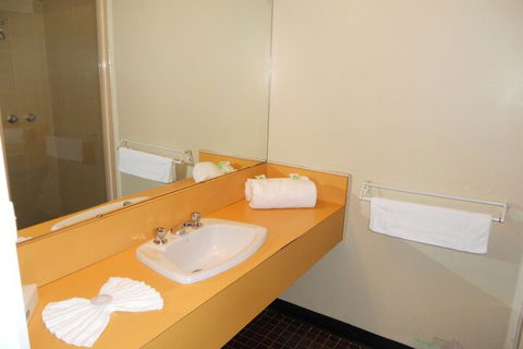Cottonwood Motor Inn - Broome Tourism 2