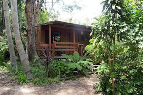 Samurai Beach Bungalows Port Stephens YHA - Broome Tourism 0