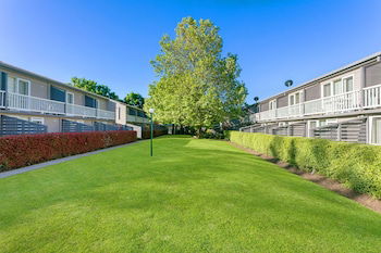 Summer East Serviced Apartments - Broome Tourism 1