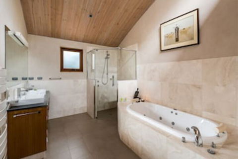 Aiyana Retreat - Broome Tourism 0