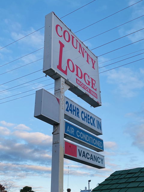 County Lodge Motor Inn - Broome Tourism 0