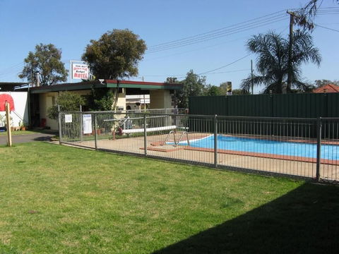 Peak Hill Golden Peak Budget Motel - Broome Tourism 3