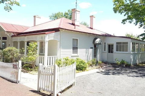 Ross B&B Accommodation - Broome Tourism 1