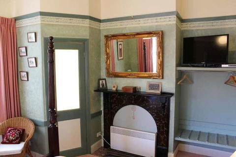 Ross B&B Accommodation - Broome Tourism 7