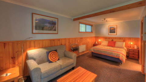 Derwent Bridge Chalets & Studios - Broome Tourism 5