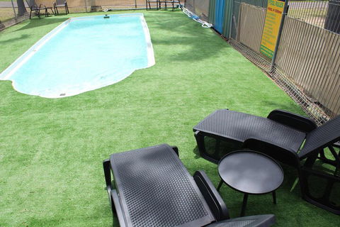 Shady Willows Holiday Park & YHA - Broome Tourism 3