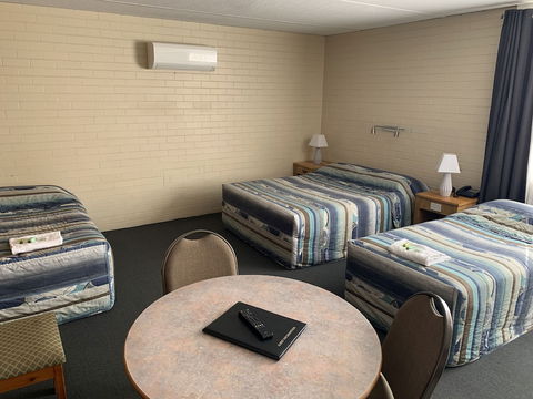 Wedderburn Goldseeker Motel - Broome Tourism 3