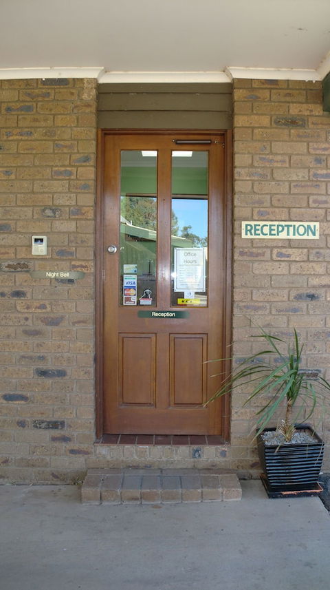 Tooleybuc Motel - Broome Tourism 3