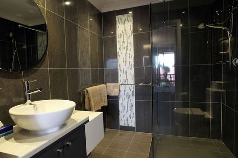 Cattleman's Country Motor Inn & Serviced Apartments - Broome Tourism 3