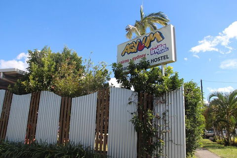 Asylum Cairns Hostel - Broome Tourism 1