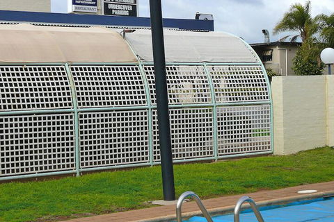 Charles Sturt Motor Inn West Wyalong - Broome Tourism 7