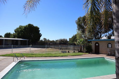Capri Motel - Broome Tourism 1