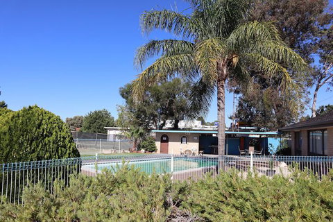 Capri Motel - Broome Tourism 2