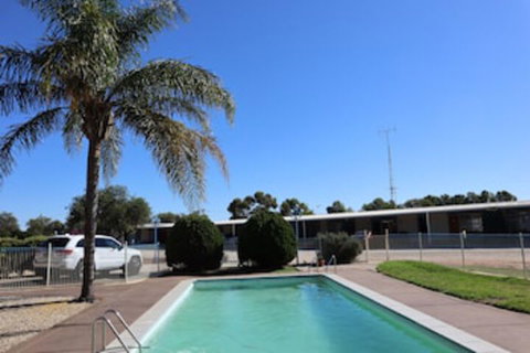 Capri Motel - Broome Tourism 0