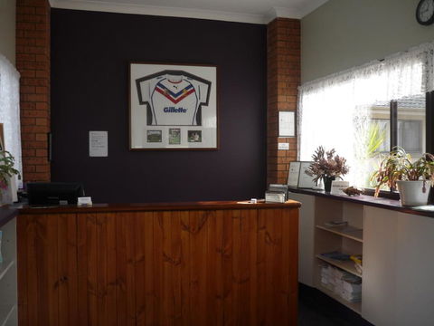 Hanging Rock Family Motel - Broome Tourism 2
