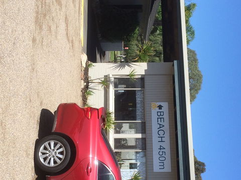 Hanging Rock Family Motel - Broome Tourism 1
