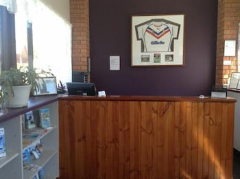 Hanging Rock Family Motel - Broome Tourism 3