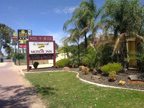 Renmark Motor Inn Motel - Broome Tourism 1