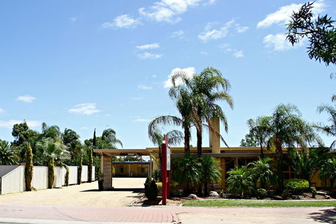 Renmark Motor Inn Motel - Broome Tourism 0