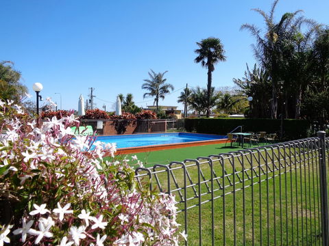 Moon River Motor Inn - Broome Tourism 4