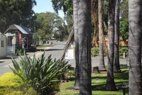 West Wyalong Caravan Park - Broome Tourism 6