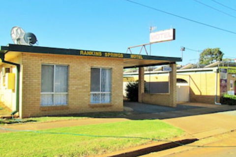 Rankins Springs Motel - Broome Tourism 0