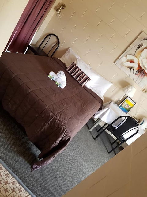 Windsor Hotel Dalby - Broome Tourism 2