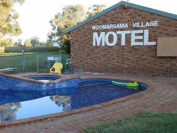 Woomargama Village Hotel Motel - Broome Tourism 0